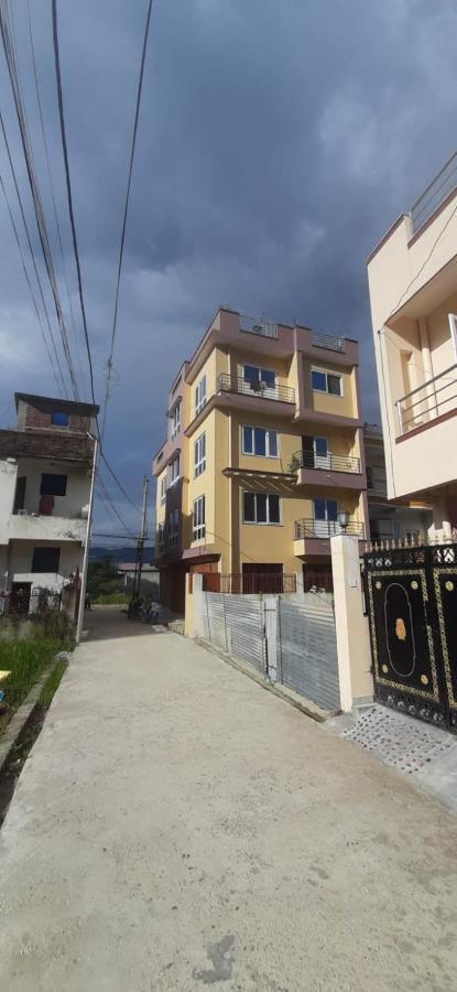 Thamel Hostel And Apartment カトマンズ エクステリア 写真